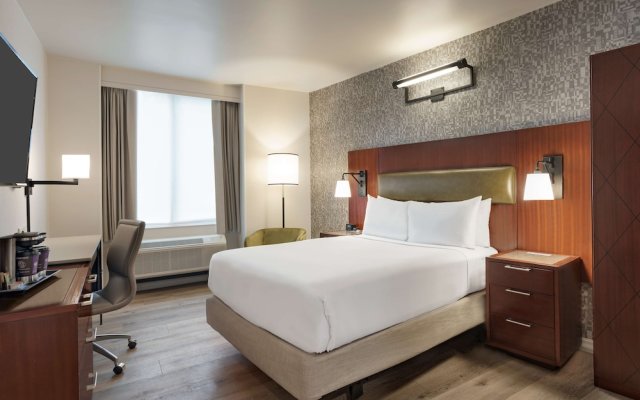 DoubleTree by Hilton New York Downtown - Image 7
