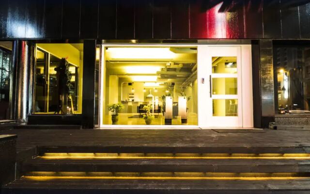 Canvas Hostel