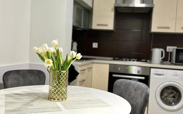 SoVA apartment str Gnatyuka 18