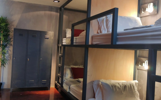 Caruma Surf Hostel & Suites