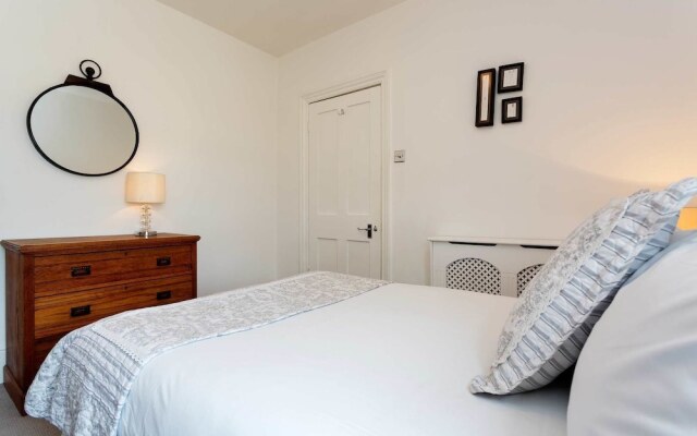 Veeve - Salisbury Retreat