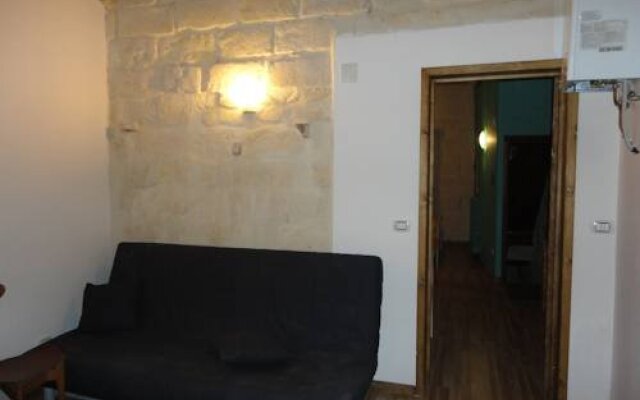 Apulia Hotels Castel del Monte