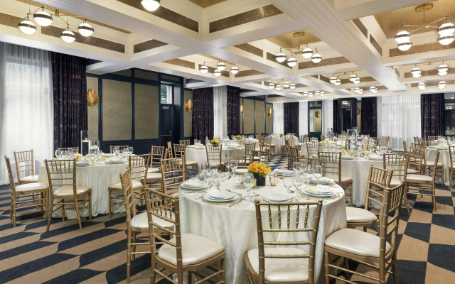 The Candler Hotel Atlanta, Curio Collection by Hilton