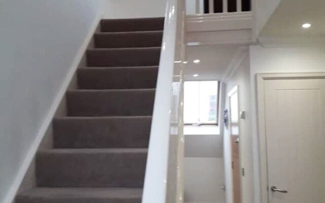 Harbour High - Luxury Beach Penthouse - Sleeps 6