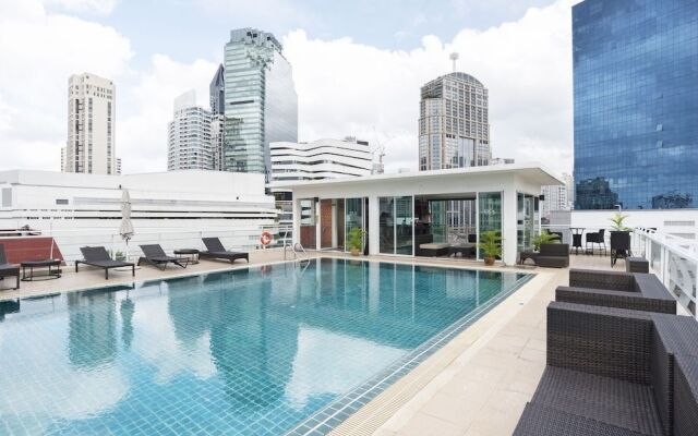 Clover Haus Sukhumvit 33 By Favstay