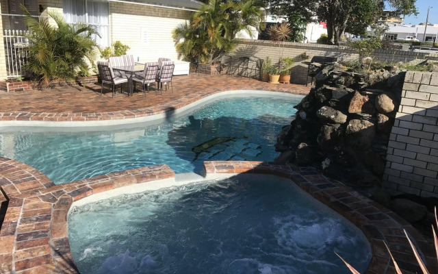 Cook's Endeavour Motor Inn