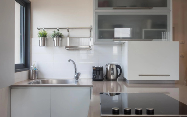 Luxury Penthouse 2 bed near Rothchild