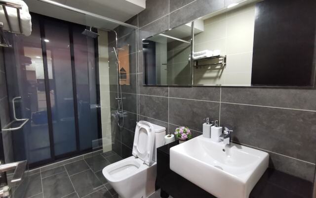 Almas Suites Puteri Harbour Hello Kitty