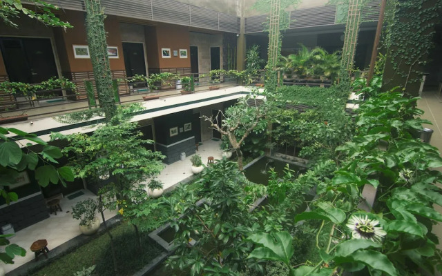 Savita Inn
