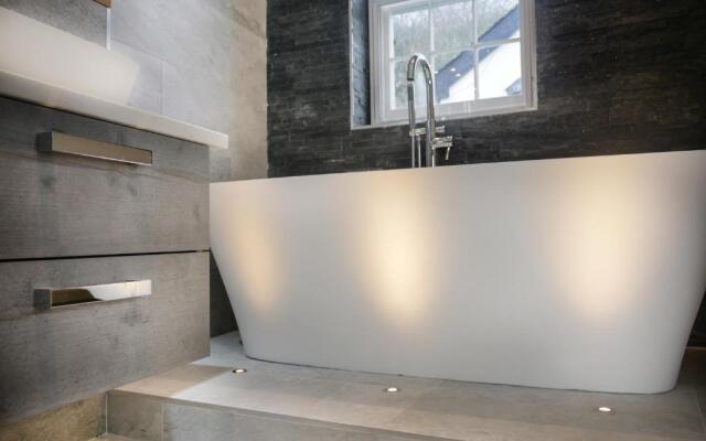 Padstow Escapes - The Long Room Luxury Apartment