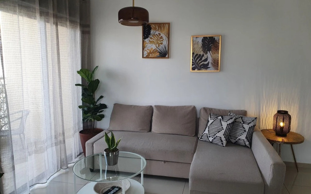 Melony Apartment
