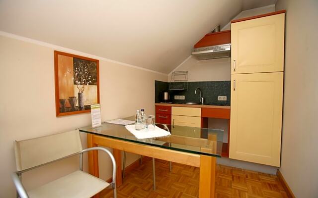 Hotel Azyl