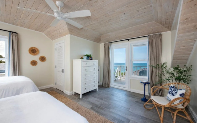 Cricket Beach House-luxurious Beachfront House 5 Bedroom Home