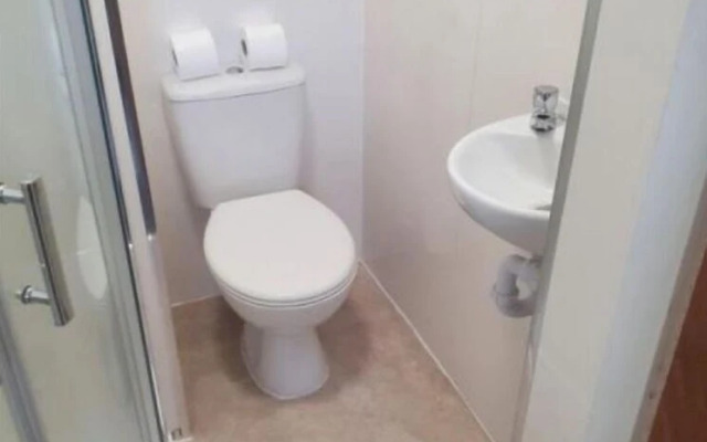 Townhouse @ 33 Kinver Street Stoke