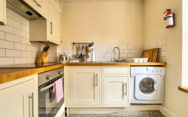 JOIVY Amazing Location! - Lovely Rose St Apt in New Town