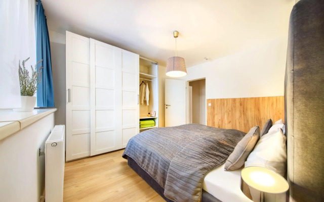 Jimmy's Apartments Dandelion