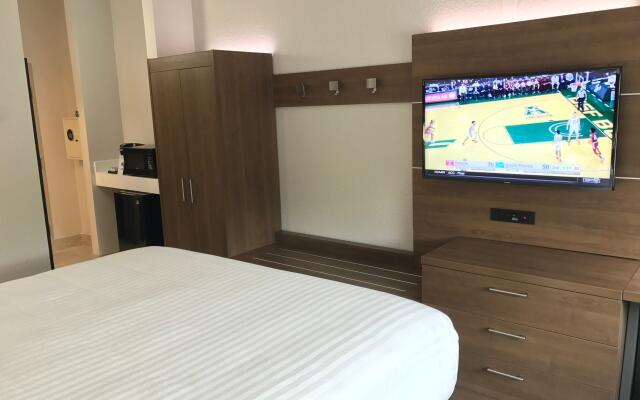 Holiday Inn Express Naples South I-75 by IHG