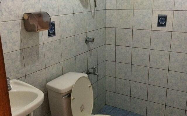 Rovic'S Tourist Hotel