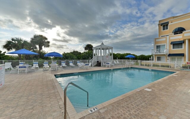 Royal Mansions Resort