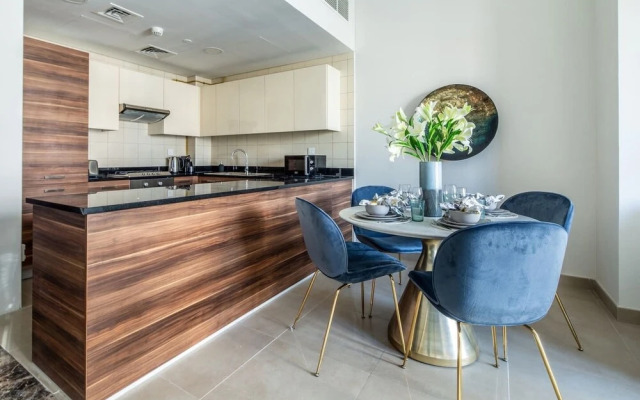 Modern & Classy 1BR Overlooking Marina!