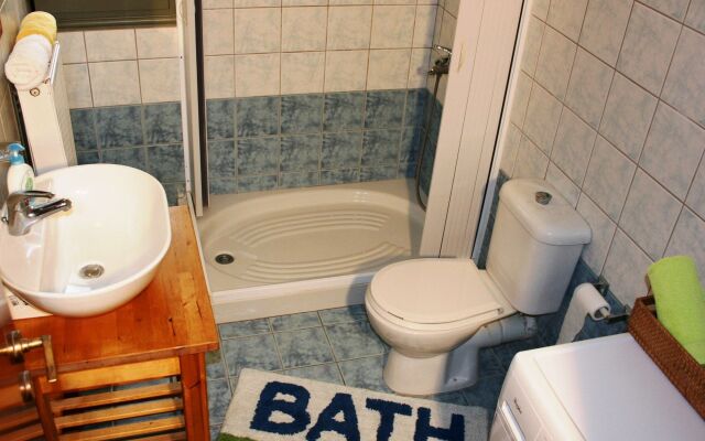 Lagoon View Apartments - Adults Only