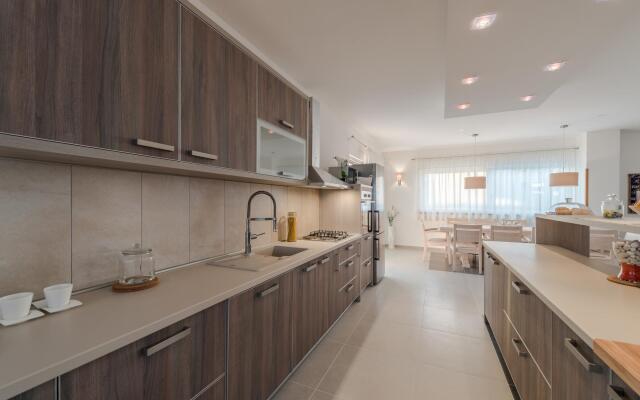 Dalmacija V in Sukošan