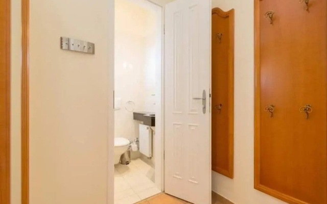 Villa San Marino, App 5