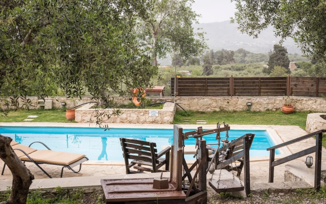 Villa Aloni-traditional Stone Villa With Nice View,pool and Garden