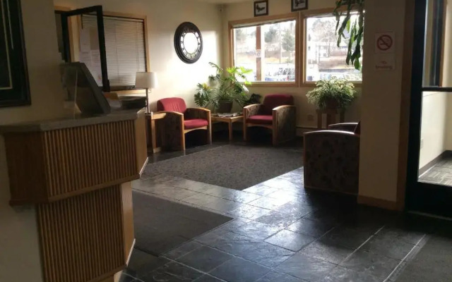 Shelikof Lodge