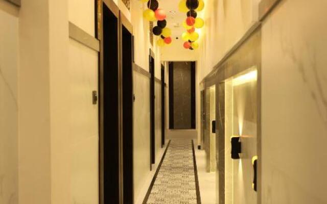 Rich Hotel