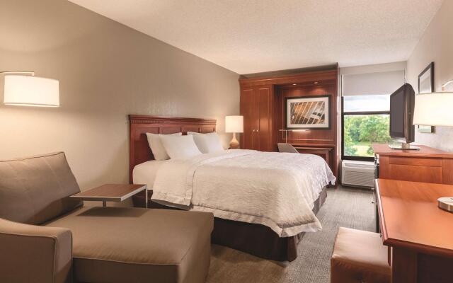 Hampton Inn Des Moines-Airport