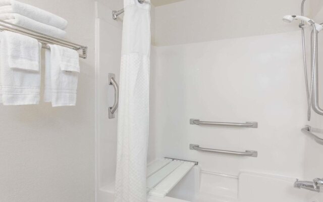 Red Roof Inn Darien - I-95/ North Brunswick