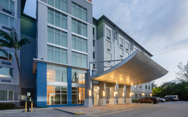 Holiday Inn Express Miami Airport Blue Lagoon Area by IHG