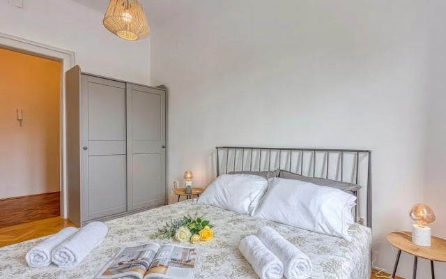 Spacious Apartment In Heart Of Zagreb