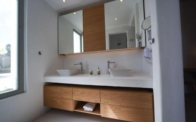 Myconian Crown Suites