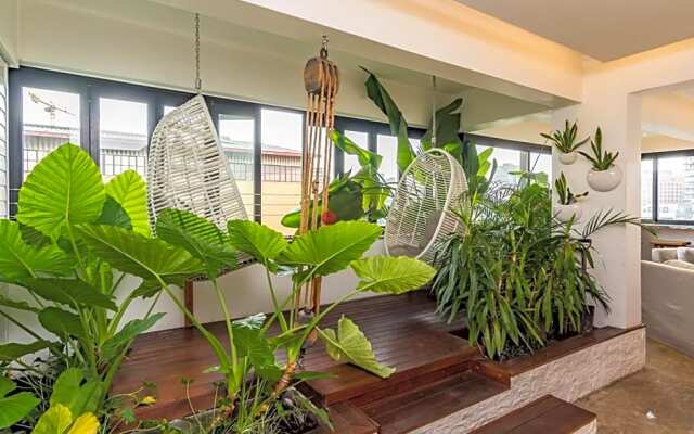 12 Decades Art Hotel