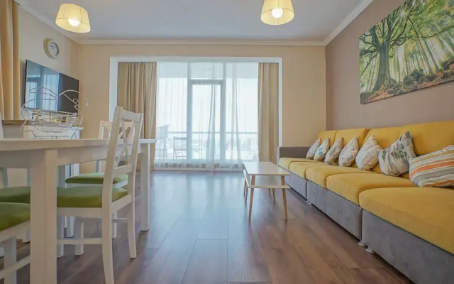 CN2i Luxury Accommodation MC