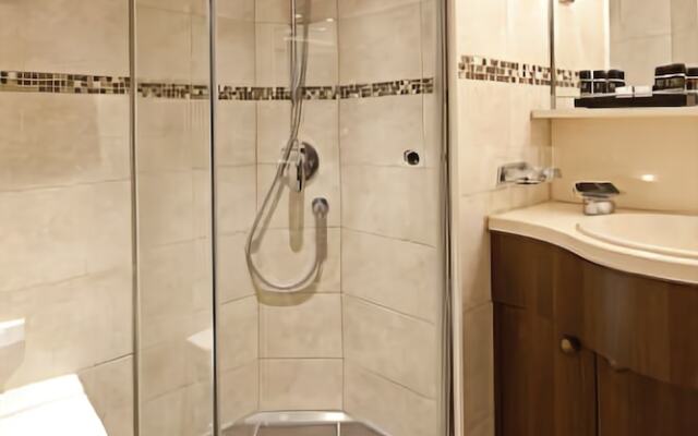 Crossgates Hotelship 3 Star - Osthafen - Frankfurt