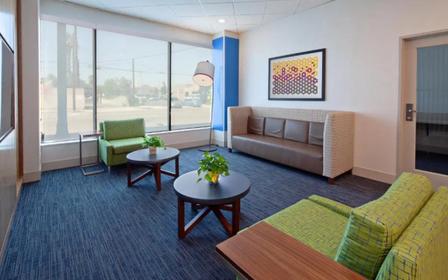 Holiday Inn Express Los Angeles Airport by IHG