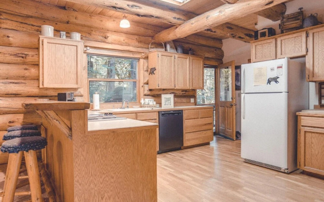 Bear Den Log Cabin