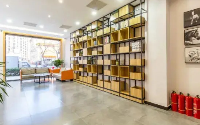 Yiyi Chain Hotel (Anxin Hot Spring Garden Branch)