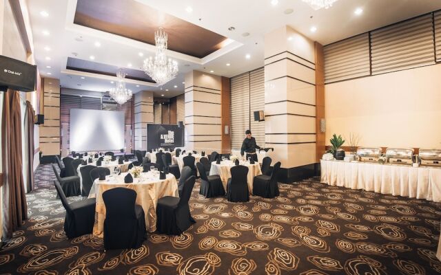 A.Venue Suites