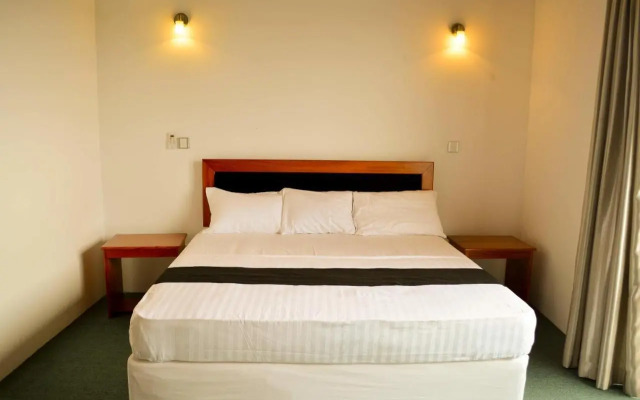 West Inn Colombo