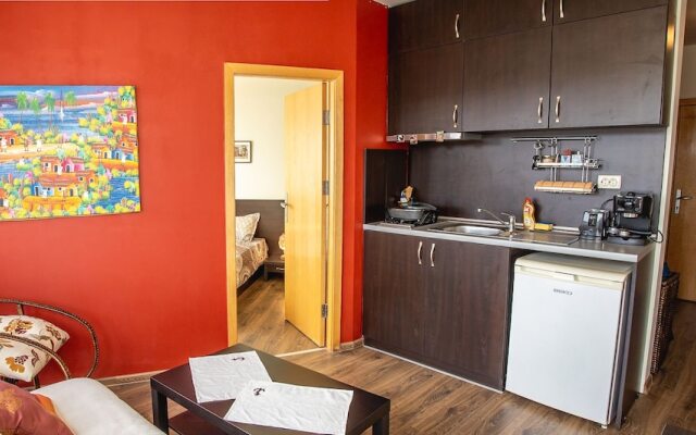 FM Premium 1-BDR Apartment with Terrace-Pacific