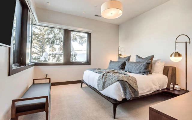 Stein Eriksen Residences