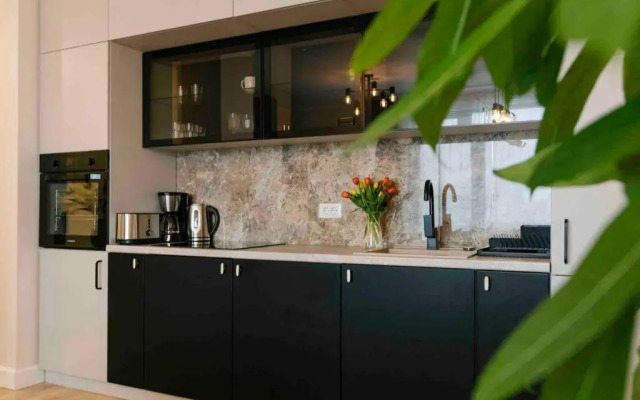 Sunny 2BR Flat-Top Location-Amazing Views