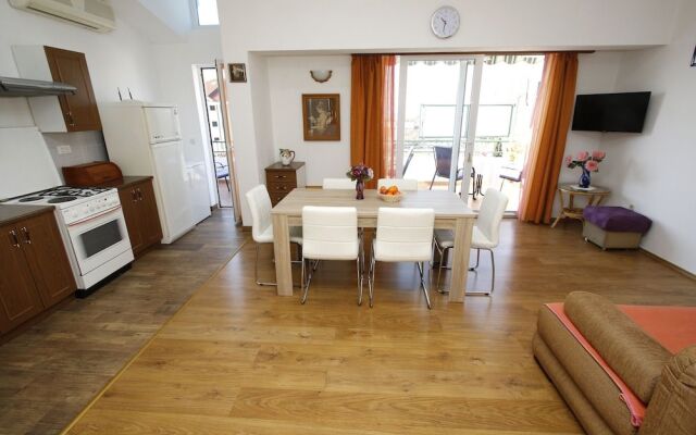 Kiwi Apartment