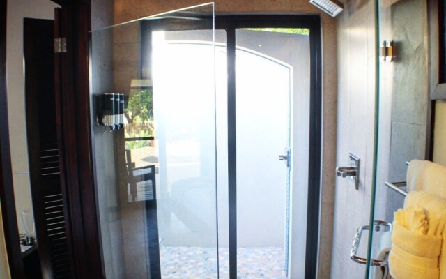 PUR Boutique Cabanas