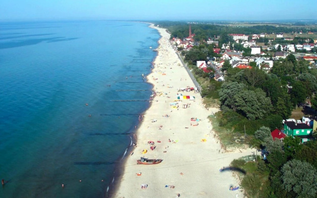 Spacious Holiday Home With Private Garden