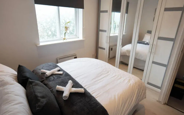 Beckton Docklands - 1 Bedroom - Sleeps 4 - Wifi